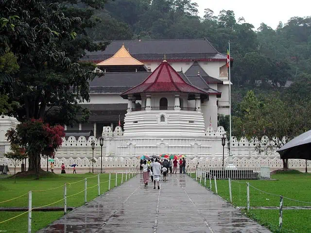 Top 10 Things to Do in Kandy, Sri Lanka: Your Ultimate Guide Tthe Sacred Temple of the Tooth Relic in Kandy, Sri Lanka - Things To Do In Kandy