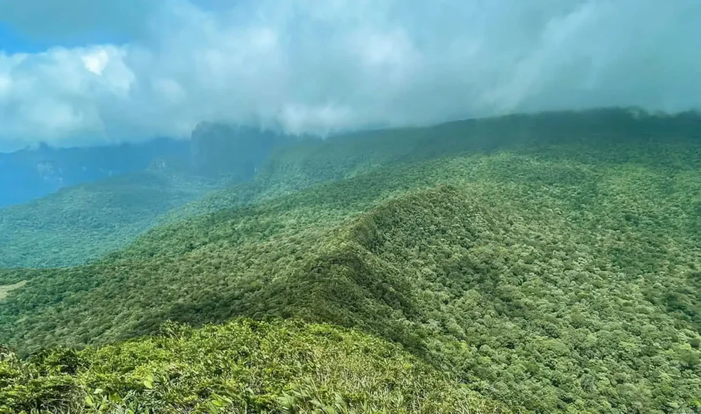 5 Best Hiking Trails In Sri Lanka Knuckles Mountain Range Best Hiking Trails In Sri Lanka