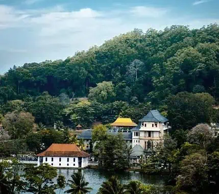 Temple Of The Tooth Relics In Kandy - Things To Do In Sri Lanka