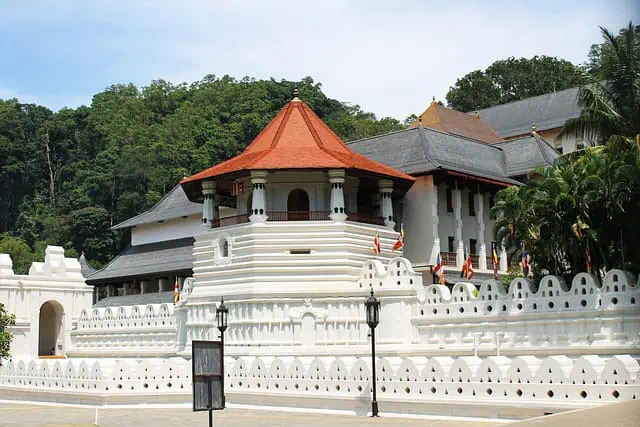 8 UNESCO World Heritage Sites In Sri Lanka Temple Of The Tooth Relic - 8 UNESCO World Heritage Sites In Sri Lanka